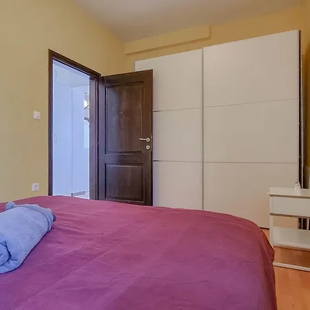 Apartman Malerisches Nur 800 Meter Zum Strand Mit Privater Terrasse, Grill, Wifi Karpinjan