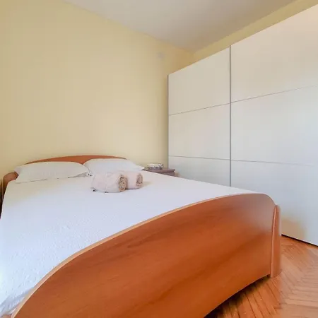 Apartman Malerisches Nur 800 Meter Zum Strand Mit Privater Terrasse, Grill, Wifi Karpinjan