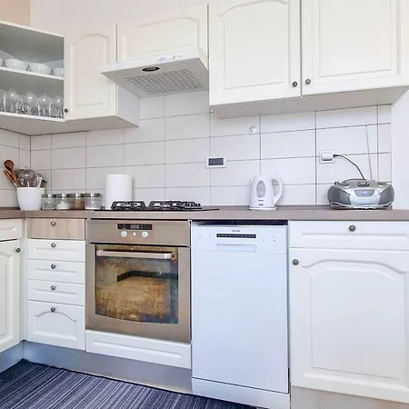 Malerisches Nur 800 Meter Zum Strand Mit Privater Terrasse, Grill, Wifi *