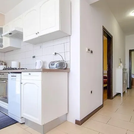 Malerisches Nur 800 Meter Zum Strand Mit Privater Terrasse, Grill, Wifi Apartman Karpinjan