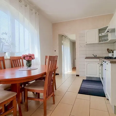 Apartman Malerisches Nur 800 Meter Zum Strand Mit Privater Terrasse, Grill, Wifi *