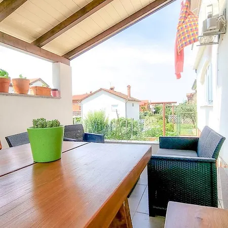 Malerisches Nur 800 Meter Zum Strand Mit Privater Terrasse, Grill, Wifi Apartman Karpinjan